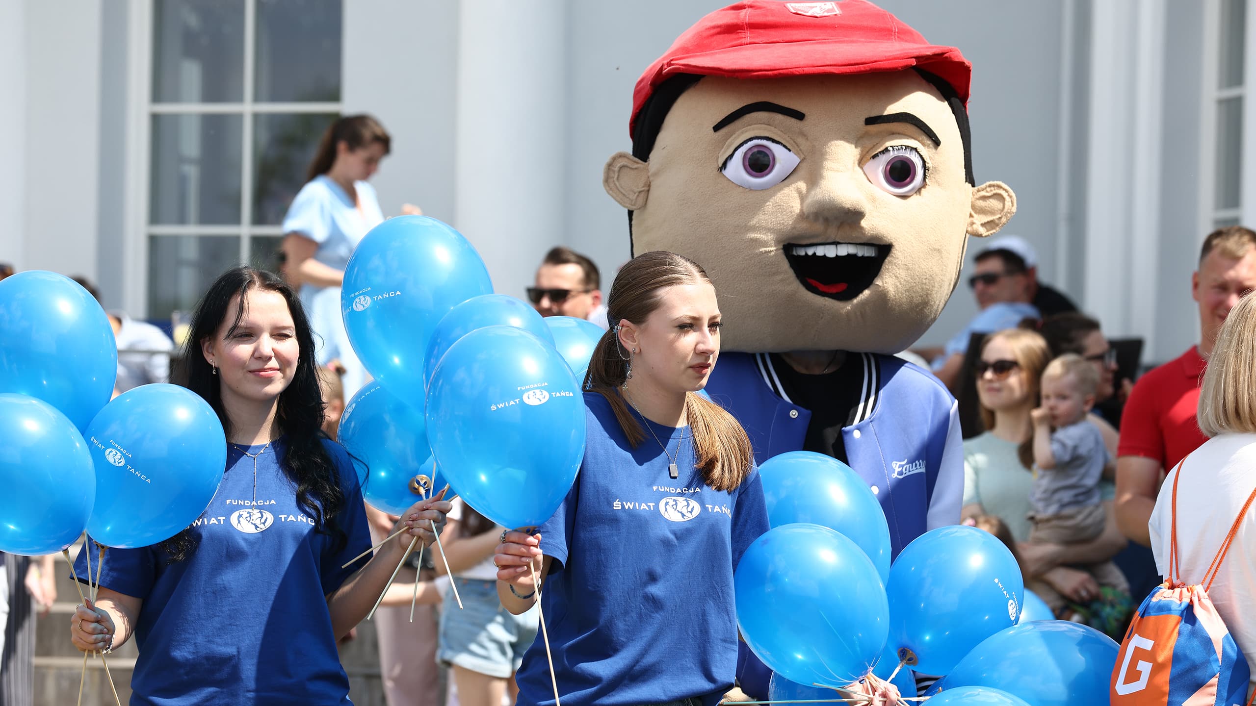 Tancerze podczas warsztatów organizowanych przez Fundację Świat Tańca